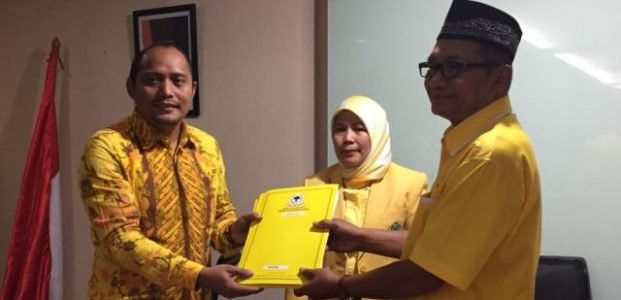 DPP Golkar Serahkan Dukungan Pilkada 2018 di Banten DPP Golkar Serahkan Dukungan Pilkada 2018 di Banten