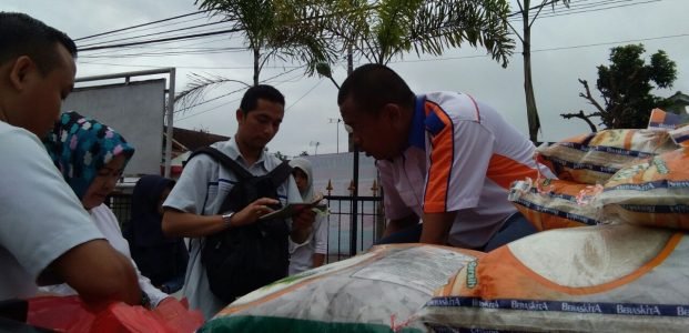 Tekan Harga Beras, Bulog Gelar Operasi Pasar di Pandeglang Tekan Harga Beras, Bulog Gelar Operasi Pasar di Pandeglang