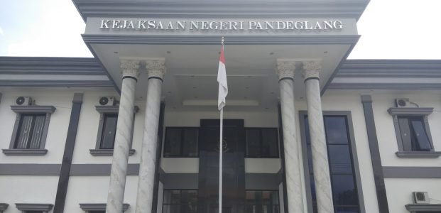 Biaya Jampersal diduga Diselewengkan, Kadinkes Pandeglang dan 7 Kepala Puskesmas diperiksa Kejari Biaya Jampersal diduga Diselewengkan, Kadinkes Pandeglang dan 7 Kepala Puskesmas diperiksa Kejari