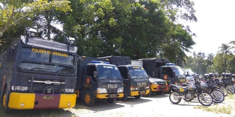 Sejumlah Kendaraan Taktis Disiagakan Polres Pandeglang Amankan Rapat Pleno