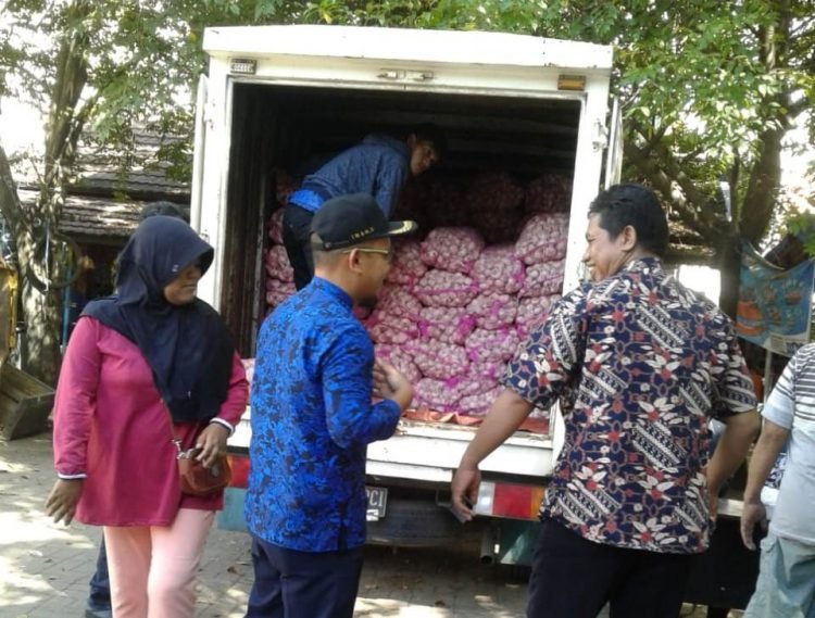 Pedagang Pasar Kranggot Kompak Kembalikan Bawang Dari Disperindag Banten