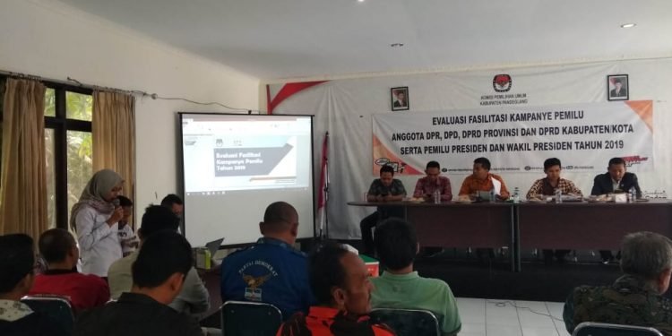 Evaluasi Pileg 2019, Pemasangan Baliho di Pandeglang Jadi Sorotan