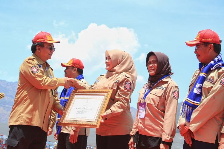 Bupati Irna Raih Penghargaan Pembina Tagana Berprestasi dari Kemensos RI