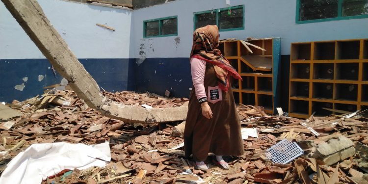 Usulan Renovasi Tak Pernah Direspons, Bangunan Sekolah Ini Akhirnya Ambruk