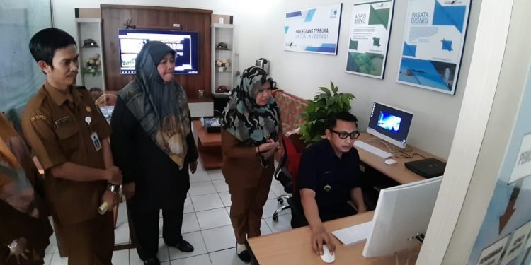 Pastikan PAD Sesuai Target, Tanto Sidak DPMPTSP