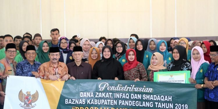 Ratusan Mahasiswa Pandeglang Dapat “Bekal” Garap Skripsi