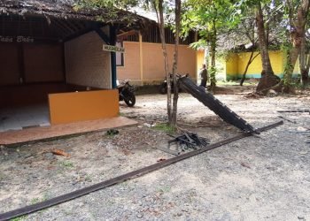 Setahun Setelah Tsunami, Ekonomi Pariwisata Carita Lesu