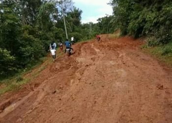 Ruas Jalan di Kecamatan Cihara Layak Diberi “Penghargaan”