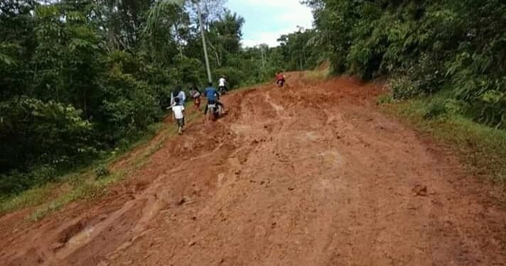 Ruas Jalan di Kecamatan Cihara Layak Diberi “Penghargaan”