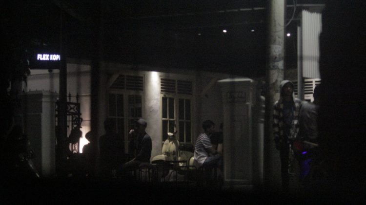 Kerap Dijadikan Tempat Mabuk, Warga Benggala Ancam Tutup Paksa Kafe Ini