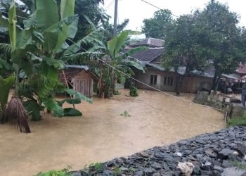 138 Gardu PLN Dipadamkan Akibat Banjir Bandang di Lebak