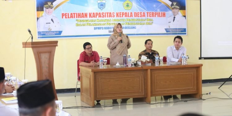 Tujuh Belas Kepala Desa Terpilih Dituntut Transparan