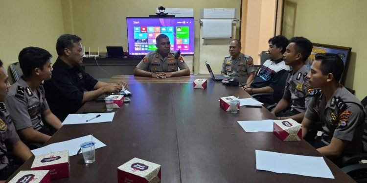 Humas Polres Pandeglang Dibekali Ilmu Jurnalistik