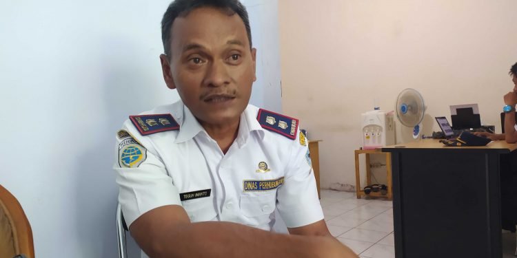 Waduh! Stiker dan Plat Uji KIR di Pandeglang Habis