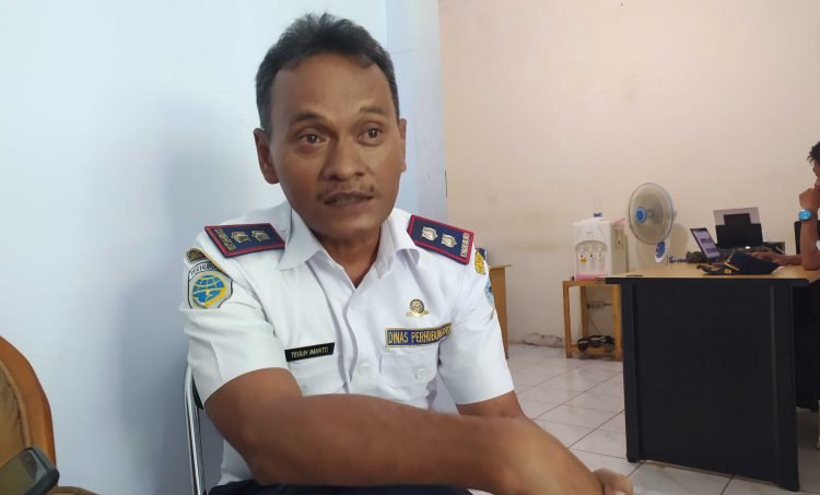 Waduh! Stiker dan Plat Uji KIR di Pandeglang Habis