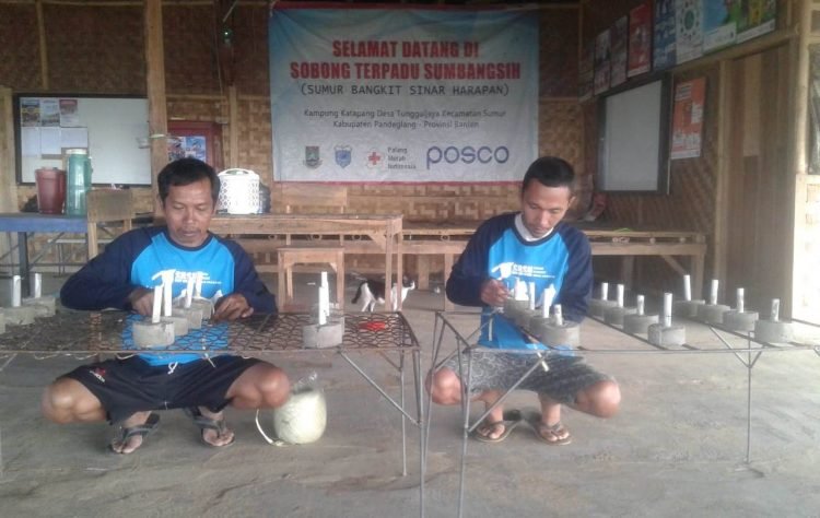 Lintas Komunitas Inisiasi Gerakan Menanam Terumbu Karang di Pulau Badul