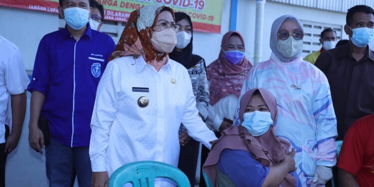 Bupati Serang Pastikan Pelayanan Vaksinasi untuk Semua