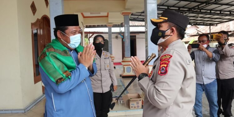 Kapolres Serang Kunjungi Tokoh Masyarakat
