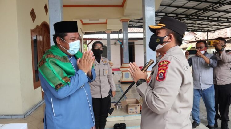 Kapolres Serang Kunjungi Tokoh Masyarakat
