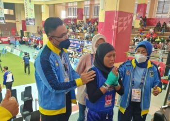 Lolos Ke Final, Atlet Muay Thai Banten Menangis Dipeluk Wagub