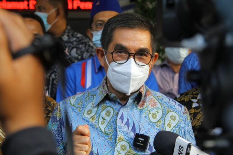 Mantan Ketua MK Siap Patahkan Gugatan Moeldoko