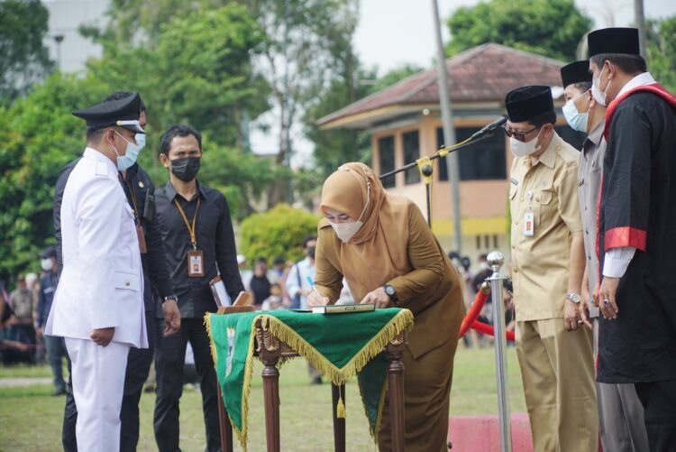Lantik 206 Kades Terpilih, Irna Tekankan Percepatan Pembangunan