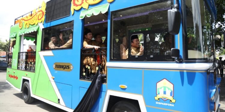 Disparpora Kota Serang Launching Bus Wisata ‘Tubagus’