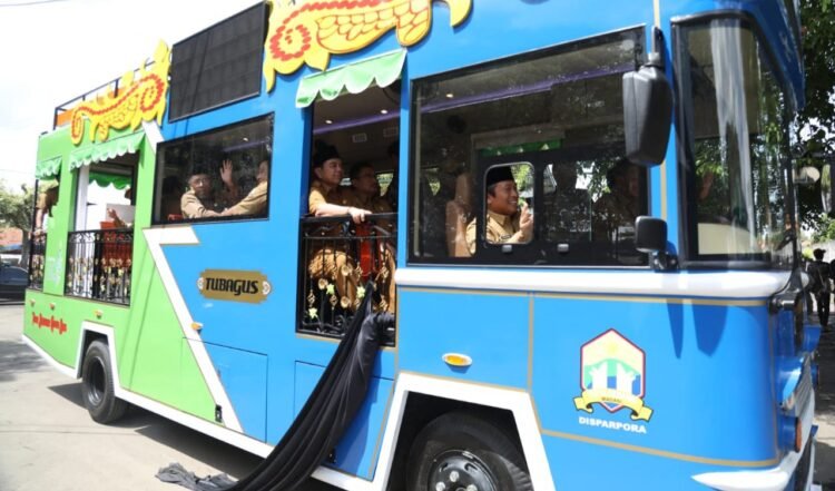 Disparpora Kota Serang Launching Bus Wisata ‘Tubagus’