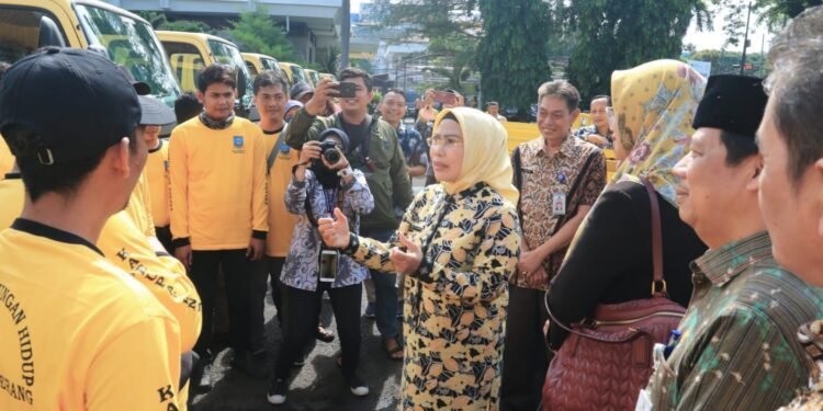 Bupati Serang Sebar Kendaraan Penanganan Sampah ke Kecamatanan