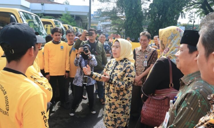 Bupati Serang Sebar Kendaraan Penanganan Sampah ke Kecamatanan