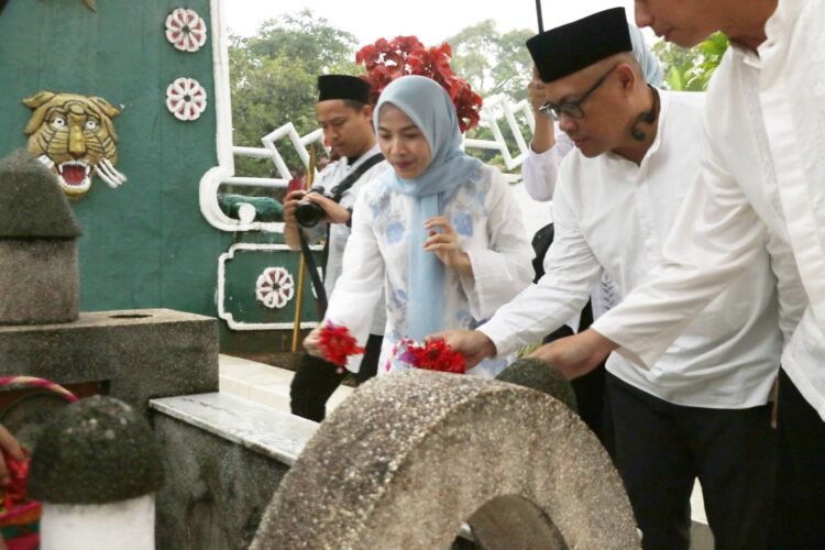 Bupati Serang Ziarah ke Makam Sultan Maulana Hasanudin dan Brigjen KH Syam’un